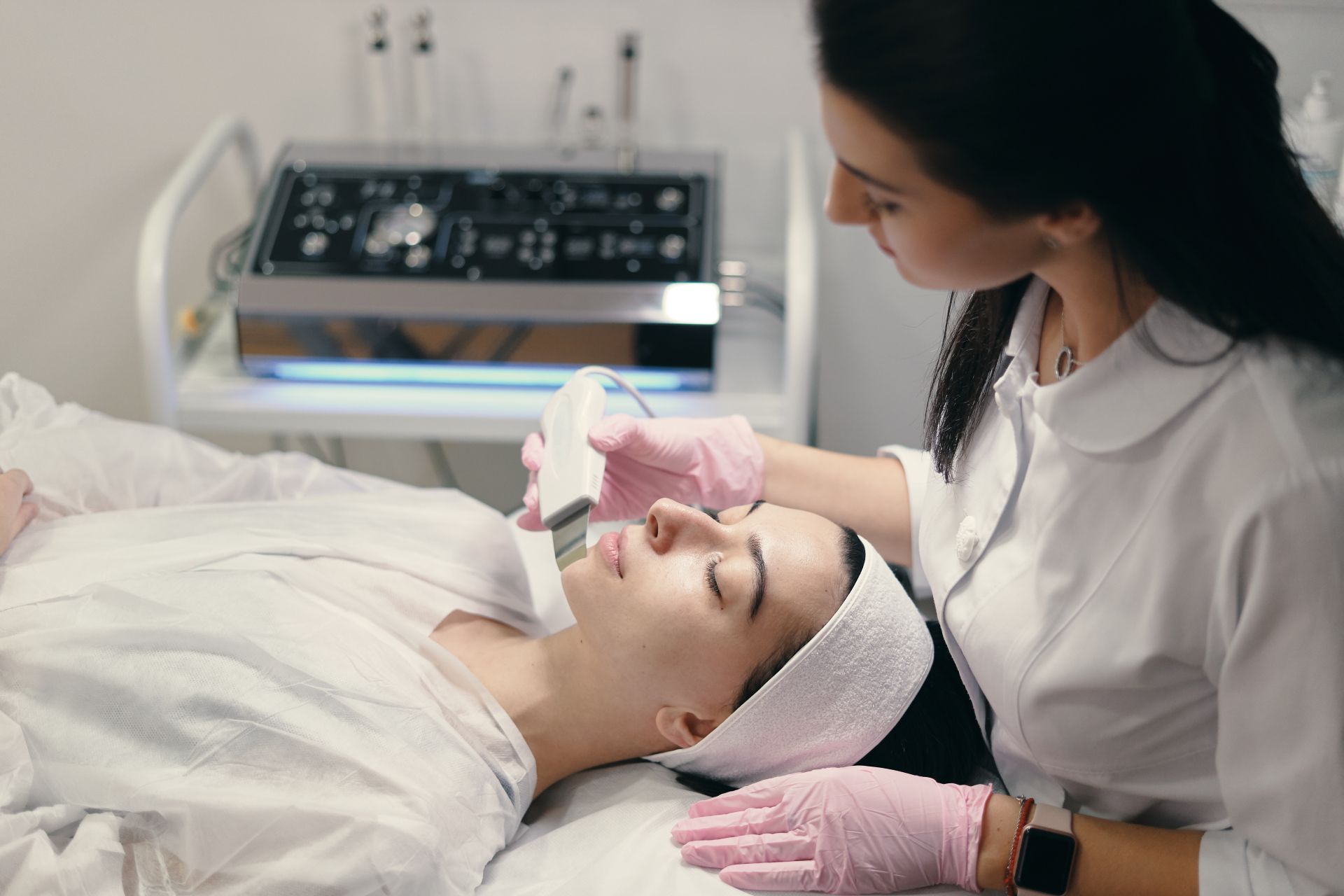 醫美手術資格怎麼訂？修法協商無共識 衛福部年底定案上路